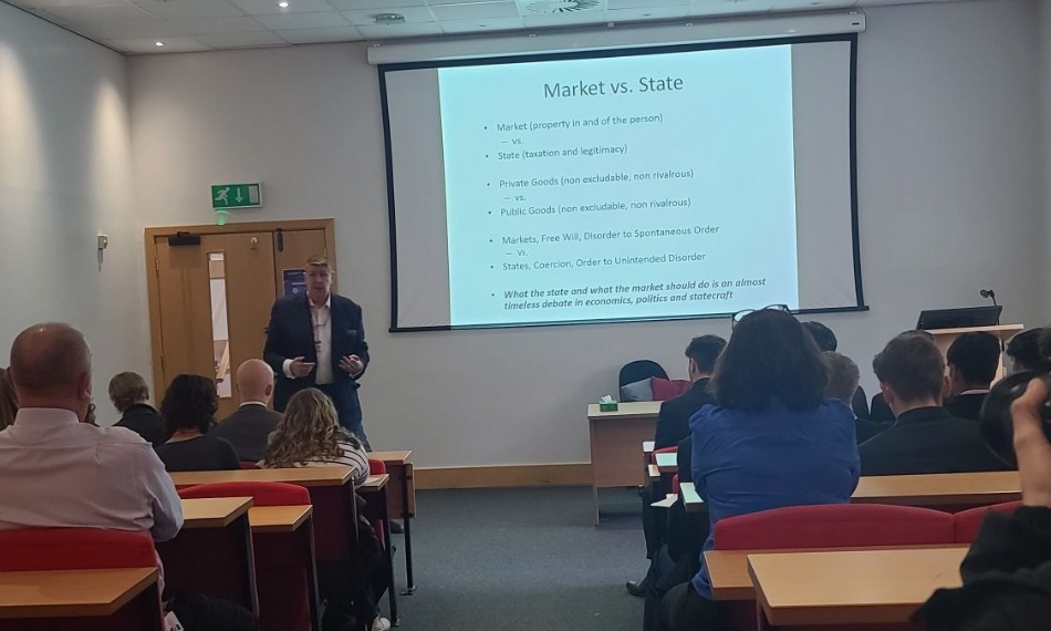 main-economics-conference.jpg (1)