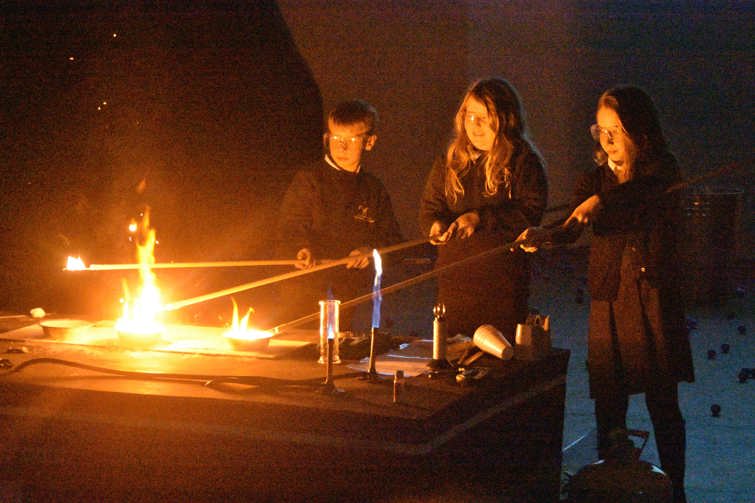 Master Class Science Chemistry Masterclasses for Local Primary School Pupils - ISC