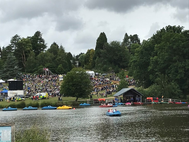 crowds
