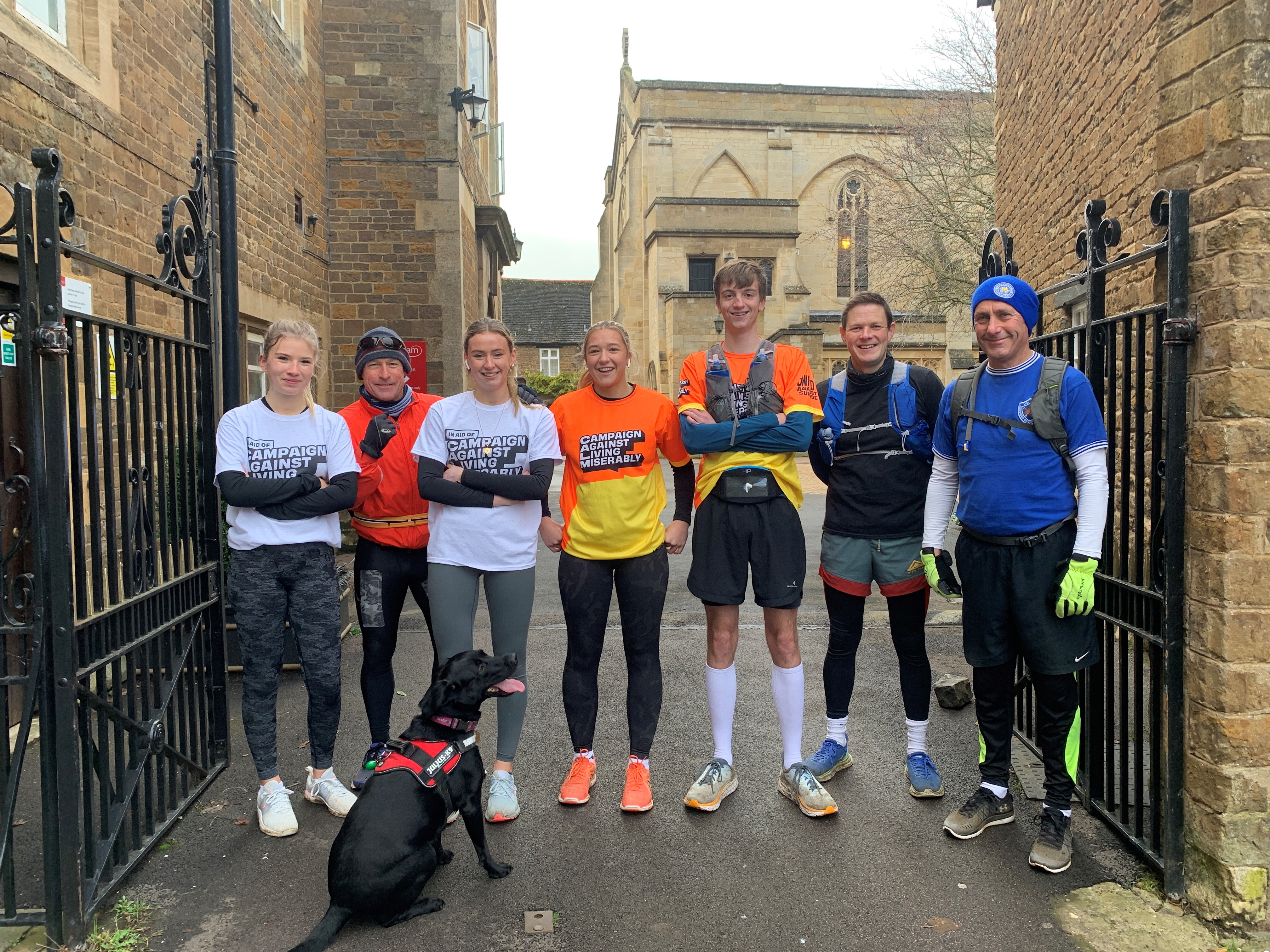 Oakham%20School%20-%20Jono%20with%20friends%20and%20teachers%20heading%20out%20for%20a%20run