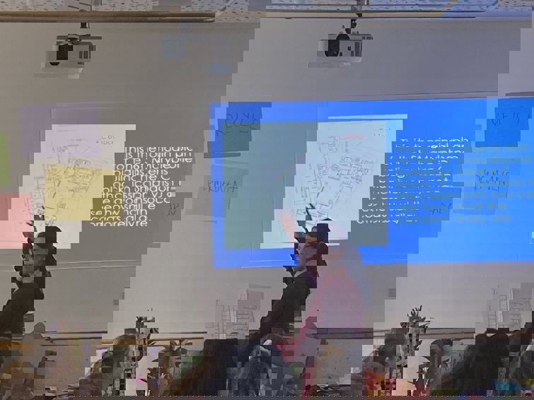 FplFoiZX0AIo079