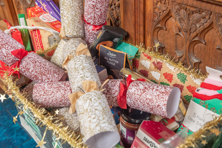 christmas hampers 2023 104