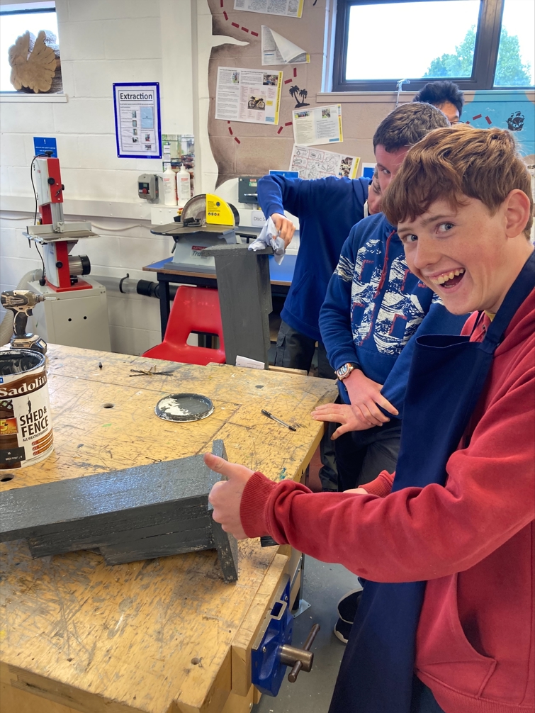 Citizens%20making%20birdboxes.jpeg