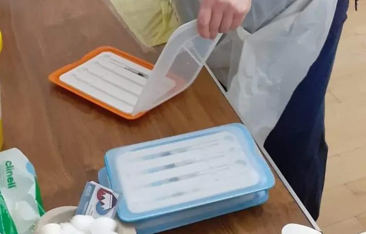 vaccine20trays